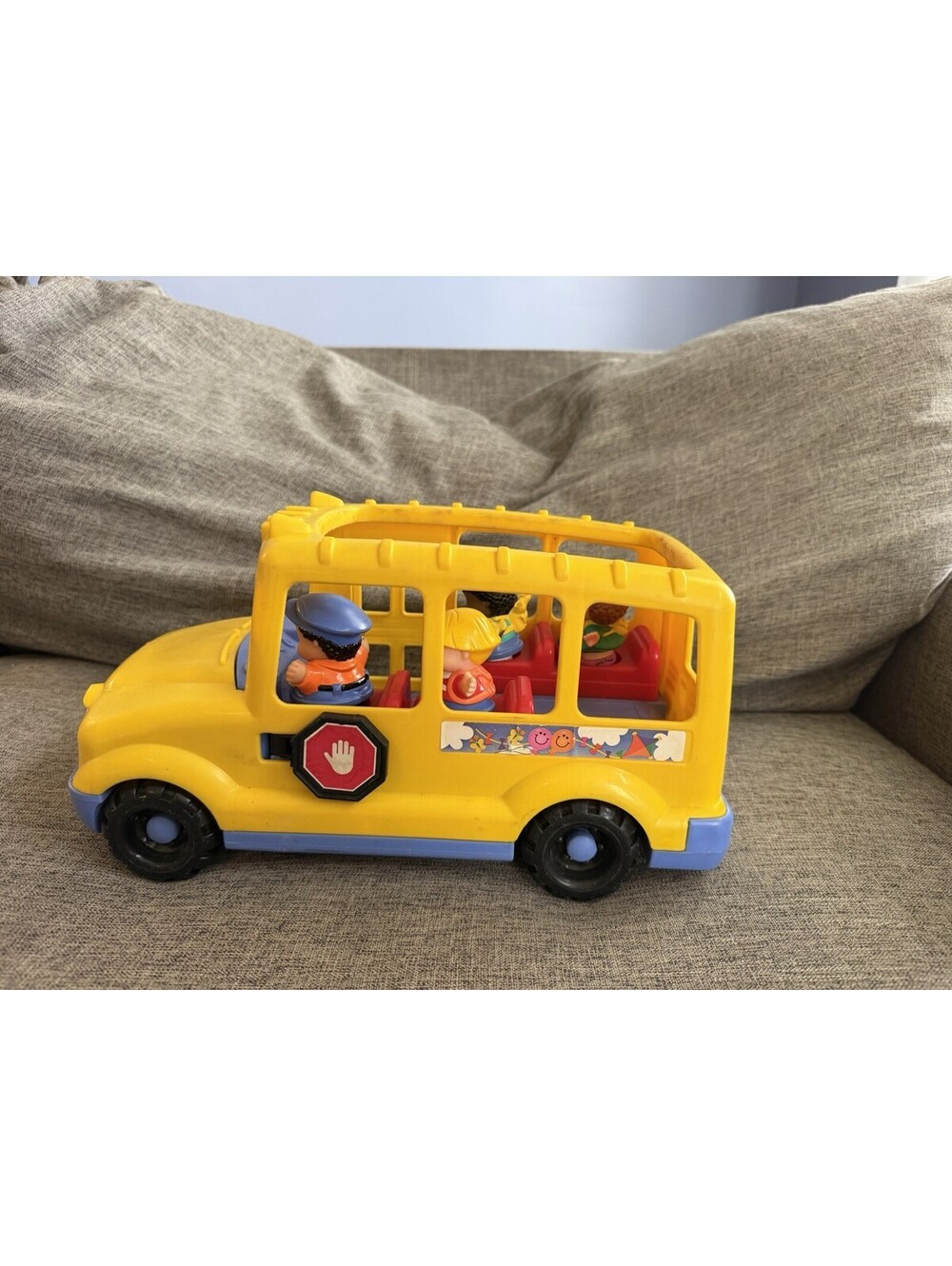 Fisher Price Little People Yellow School Bus With 4 Figures Vintage 1998